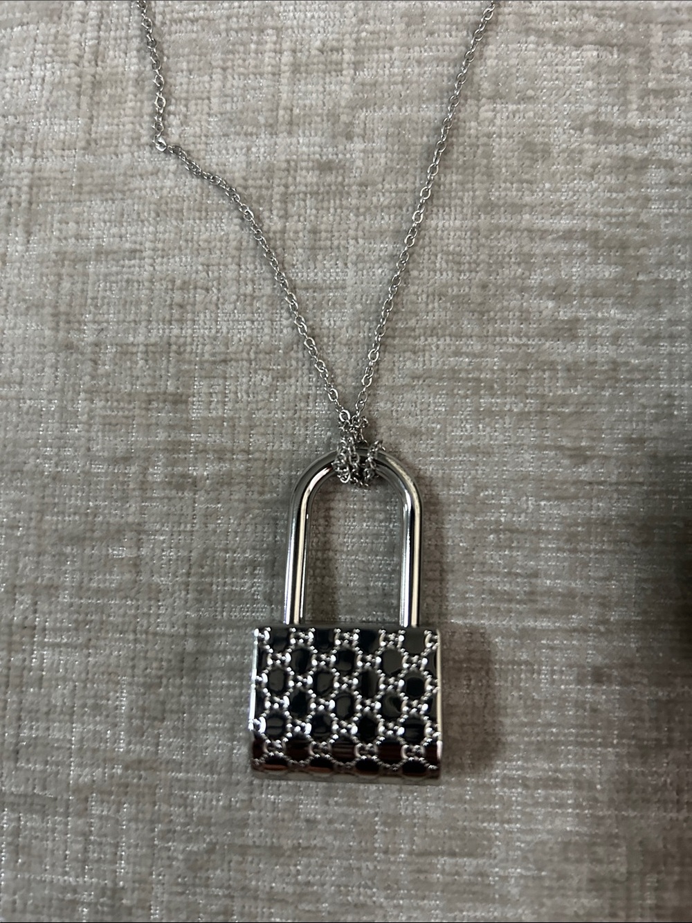 Gucci Silver Padlock Lattice Pendant Necklace